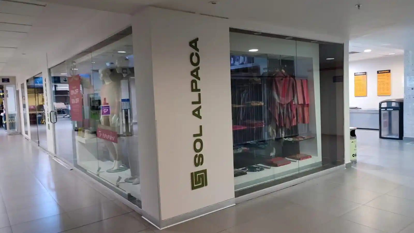 Remodelación tienda Sol Alpaca aeropuerto Arequipa